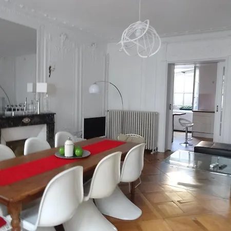 Les Serruriers - Spacieux Avec Terrasse & Parking Apartamento *